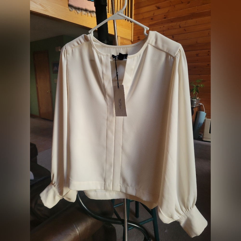 Fifteen Twenty Glamorous Small Split Neck Top Dolman Sleeves NWT